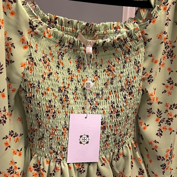 NWT WAYF Jackie Smocked Long Sleeve Top - Picture 6 of 7